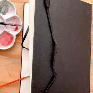 Portraits a l’aquarelle 

Je le suis lancée dans un challenge : réaliser 100 mini portraits (100 heads project) 

Je prends mes modèles sur Pinterest mais je préfèrerais de vraies personnes. Si vous voulez que je vous dessine envoyez moi une photo en mp ! 😘 

#watercolorpainting #watercolorportrait #portraitaquarelle #100headschallenge #portraitart