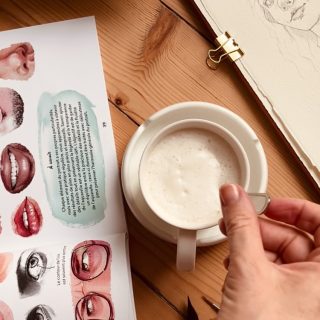 Vive l’automne ! 🍁🍂🪾

Tchaï latte : de chez @etienne_laval_ 
Livre : Merveilleux portraits a l’aquarelle, éditions Vigot
Tasse : nuo