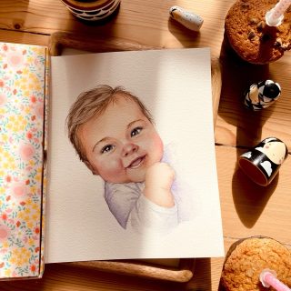 Jour 3 du challenge @inktober go go go !

Le mot du jour est « miniature  » 

Mon petit plaisir : peindre les bébés. C’est une demande que j’ai assez souvent pour vos souvenirs de famille, un cadeau ou un faire-part . J’adore ces petits portraits tendres 🤍

Ici cette petite bouille  me sert à illustrer « Miniature » le mot du jour.

Vous ne connaissez pas ce challenge ? Facile : pendant tout le mois d’octobre, 1 jour = 1 mot = 1 dessin a l’encre (pour moi ce sera 1 portrait à l’aquarelle, ma spécialité 😁)

#inktober #portraitbébé #portraitaquarelles #aquarellepainting #famille❤️