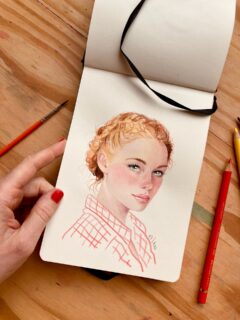 Page 17 de ce carnet de portraits 

Toujours aquarelle et crayons de couleurs pour ce portrait numero 17/100 de mon #100headschallenge 

J’aimerais lui faire un fond mais aujourd’hui je n’ai pas le temps. Je repars travailler en extérieur. L’important pour moi c’est d’avoir dessiné ma page du jour et tenu mon projet.

Demain j’aurai plus de temps peut être…