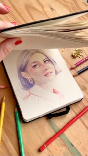 100 heads project : 20/100 

Allez je vois les 50 arriver doucement mais sûrement 💪

PS : Si quelqu’un a des conseils crayons de couleurs pour avoir des couleurs très foncées je suis preneuse j’ai du mal à avoir un bon contraste…