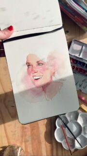 Je me suis dit que ce serait mieux de dessiner de vraies personnes car le problème des réf sur Pinterest c’est que , je pense, ce sont souvent des photos fabriquées avec l’IA.

Mais qui donc vais je dessiner ? Après Lili Collins j’ai choisi l’autrice @aurelie_valognes dont je viens d’entendre une interview sur le podcast de @paulinelaigneau 
J’ai adoré cette conversation ! 

(PS: Les podcasts en dessinant c’est génial)

Mon Mini Portrait du jour est donc à l’aquarelle et je reprends ma passion des portraits minimalistes ou portraits pas finis. 

Au suivant ! je vais peut être même refaire encore Aurélie Valogne pour réussir un peu mieux …🤔

#watercolorpainting #portraitaquarelle #100headschallenge